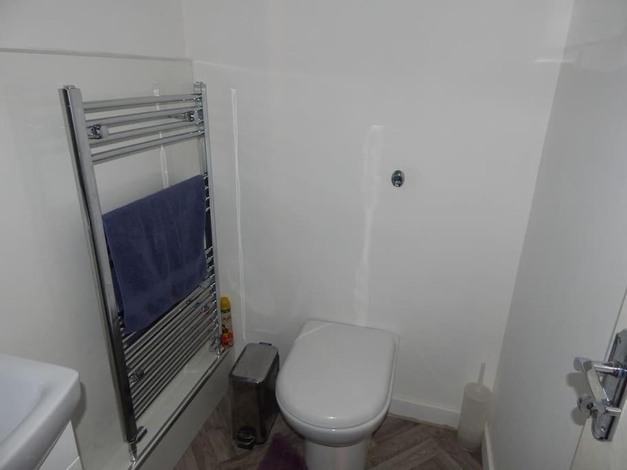 Flat, Close To Centre *