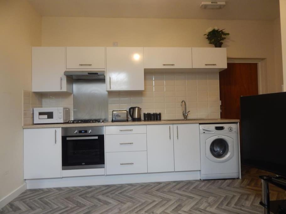 Flat, Close To Centre Perth