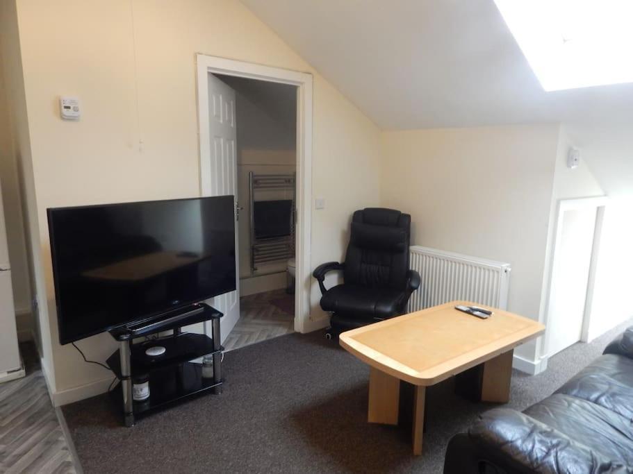 Flat, Close To Centre *